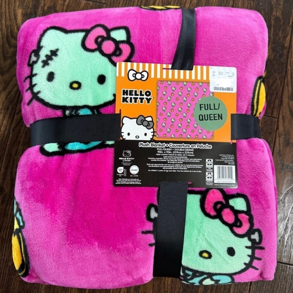 Hello Kitty Halloween Frankie Blanket Queen